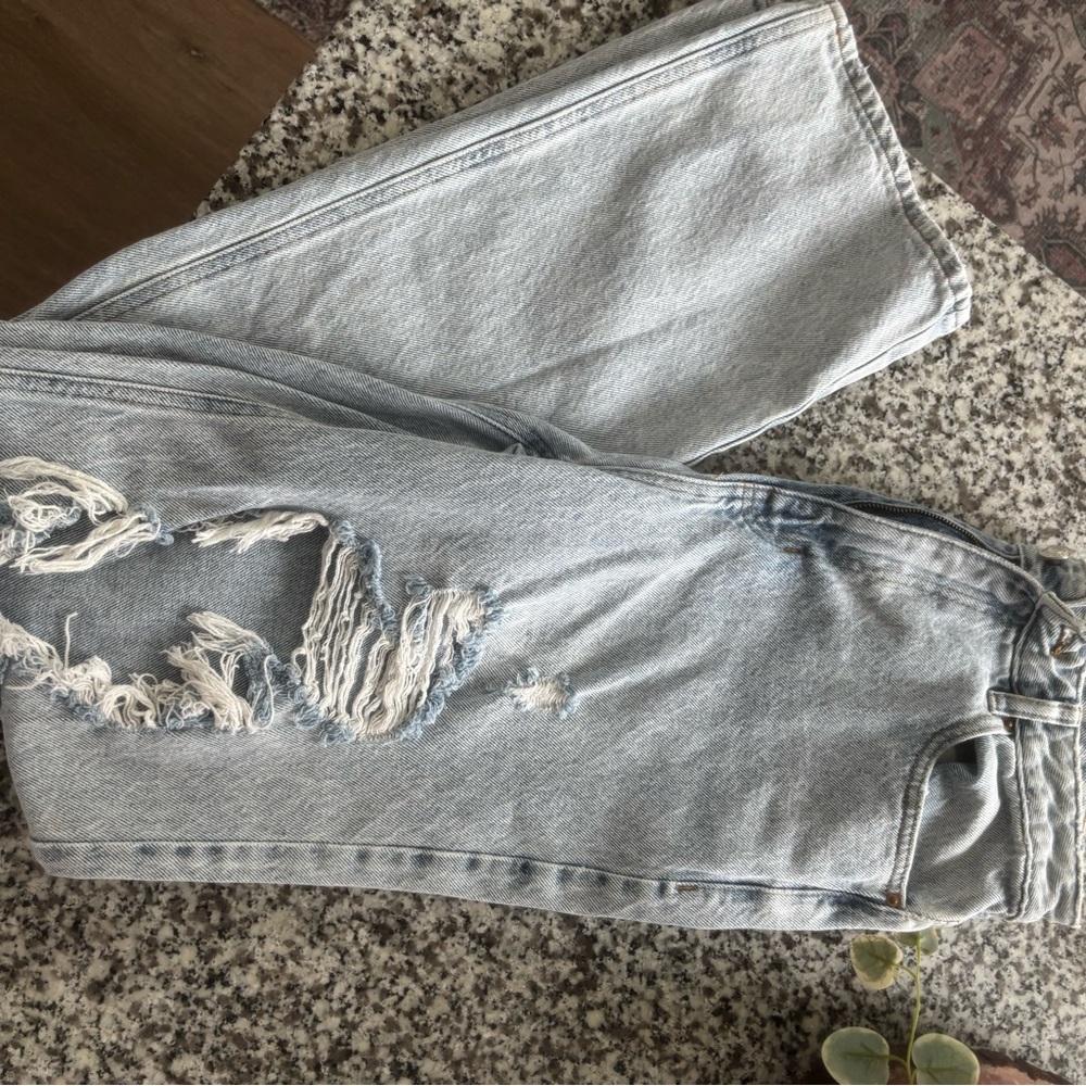Distressed Light Blue Women's Jeans- Pac Sun 80’s Boyfriend